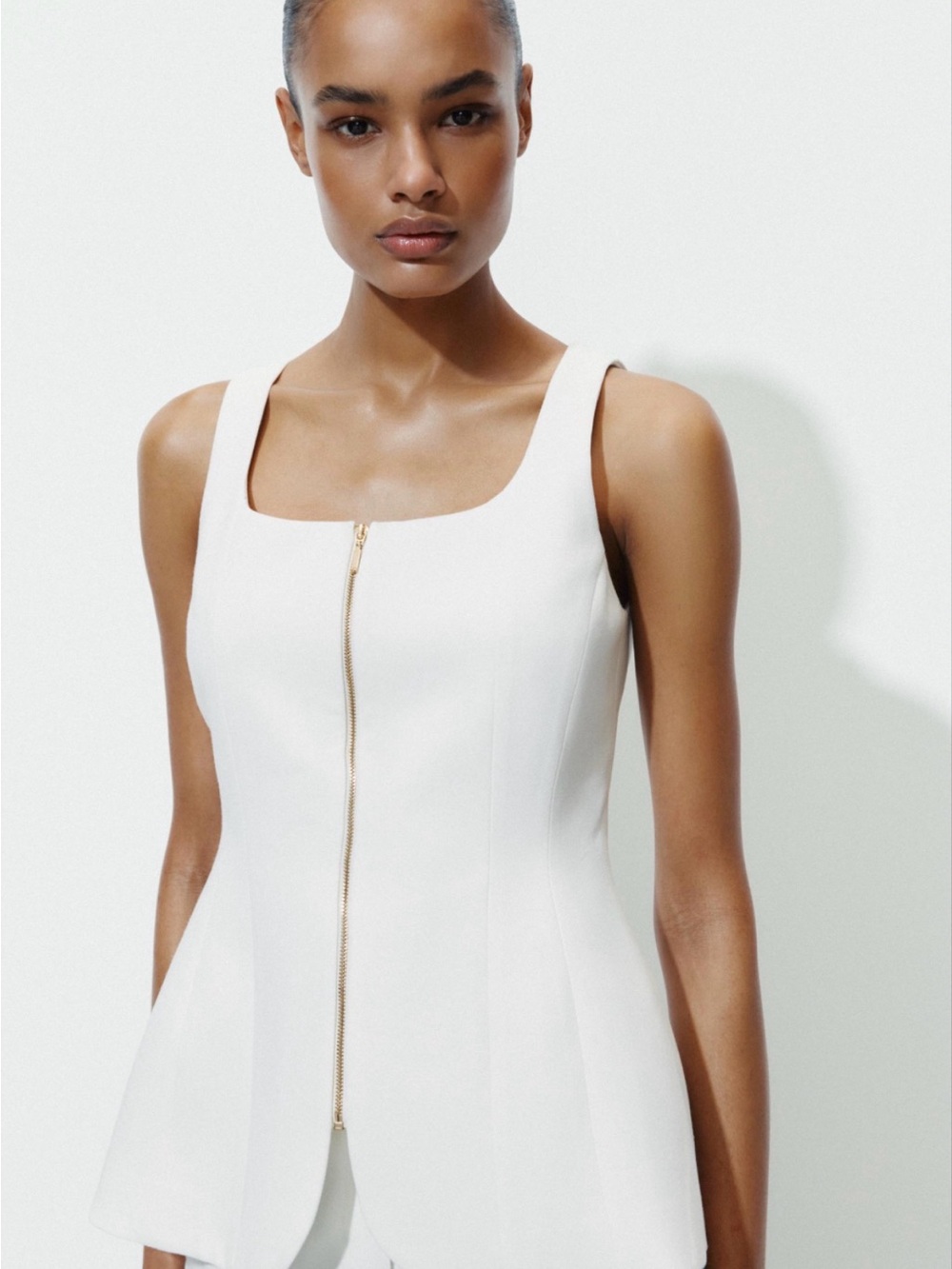 Zara Zip-Front Sleeveless Waist coat Top in Ecru Medium Brand new with tags